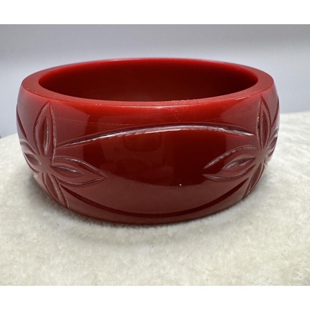 VTG‎ Carved Red Bangle Chunky Floral Celluloid Bracelet Thermoset Resin Plastic